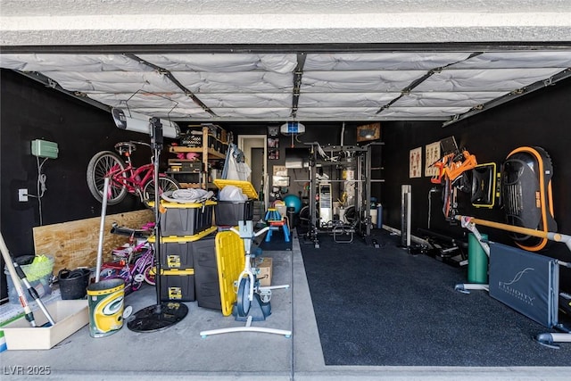 3481 Creek River Dr, Las Vegas, NV 89129 - garage featuring a garage door opener