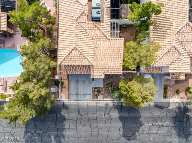 3481 Creek River Dr, Las Vegas, NV 89129 - aerial view of property and surrounding area with a pool