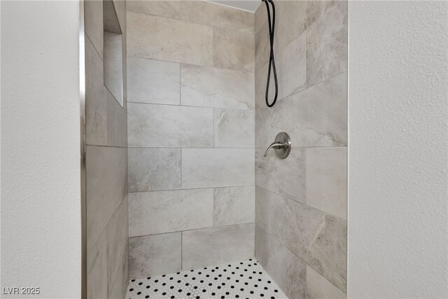 4404 Hillcrest Ave, Las Vegas, NV 89102 - full bathroom featuring tiled shower