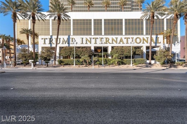 2000 N Fashion Show Dr Unit 5326, Las Vegas, NV 89109 - view of property
