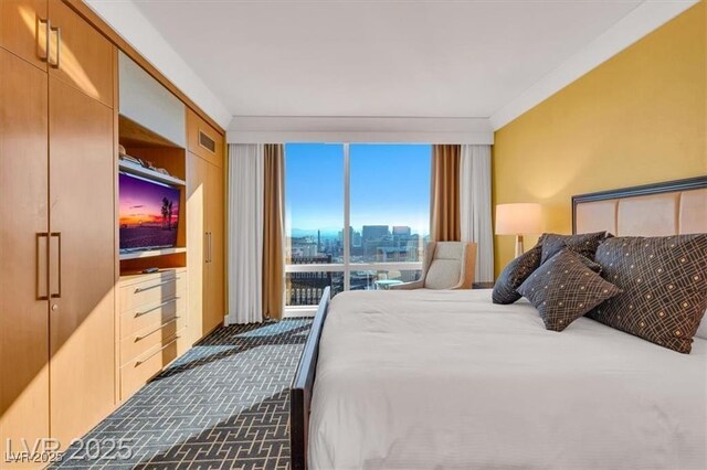 2000 N Fashion Show Dr Unit 5326, Las Vegas, NV 89109 - view of carpeted bedroom
