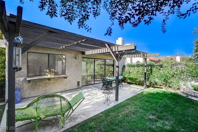 3013 Plaza De Rosa, Las Vegas, NV 89102 - view of patio featuring a pergola