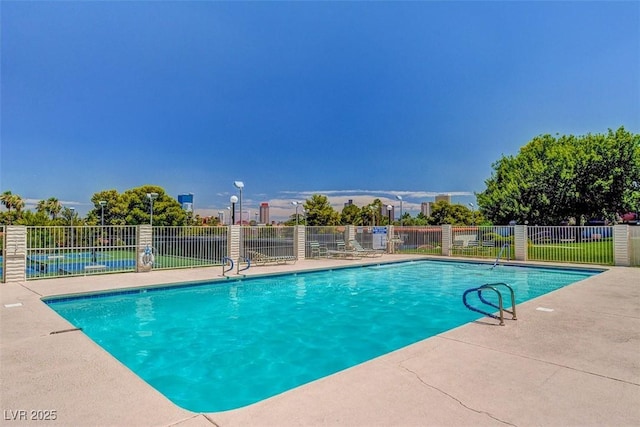 3013 Plaza De Rosa, Las Vegas, NV 89102 - view of community pool