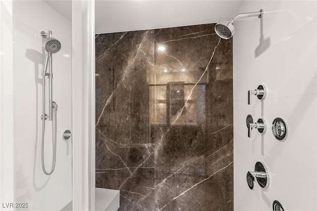 358 Solitude Peak Ln, Henderson, NV 89012 - full bathroom with a shower
