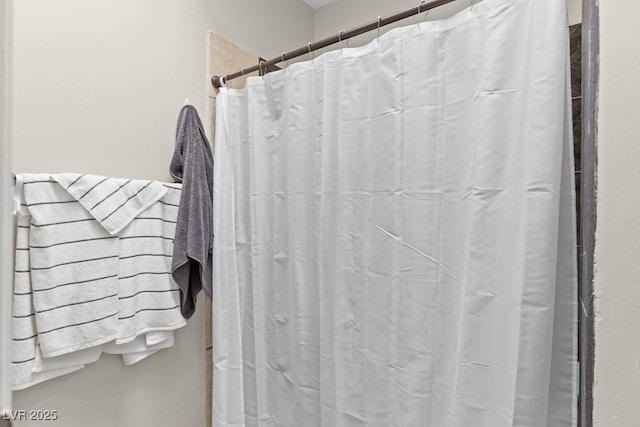 2643 Red Rock St Unit 201, Las Vegas, NV 89146 - bathroom featuring curtained shower