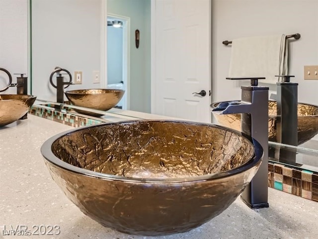 9718 Camino Capistrano Ln, Las Vegas, NV 89147 - bathroom view of a sink