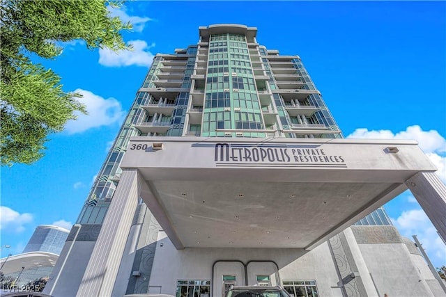 360 E Desert Inn Rd Unit 1803, Las Vegas, NV 89109 - view of apartment building / complex