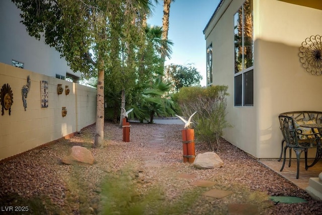 2104 Inverness Dr, Henderson, NV 89074 - view of yard