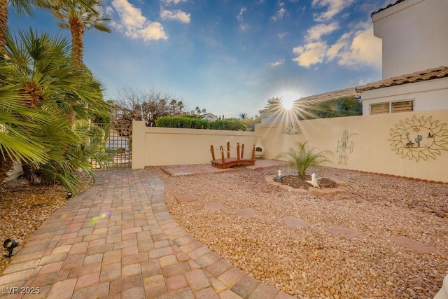 2104 Inverness Dr, Henderson, NV 89074 - view of yard featuring a gate