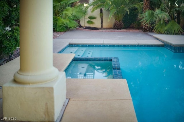2104 Inverness Dr, Henderson, NV 89074 - view of swimming pool with a pool with connected hot tub