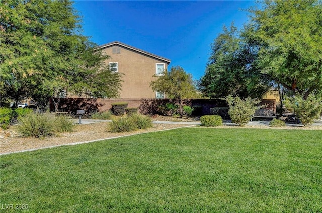 405 Prairie Moon Ave, North Las Vegas, NV 89084 - view of green lawn