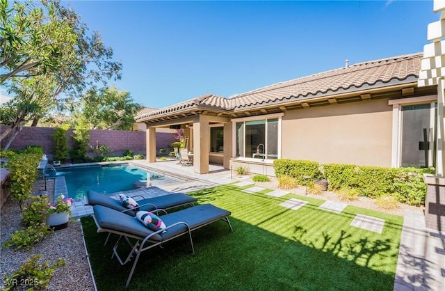 2896 Grande Arch St, Henderson, NV 89044 - view of swimming pool featuring a patio