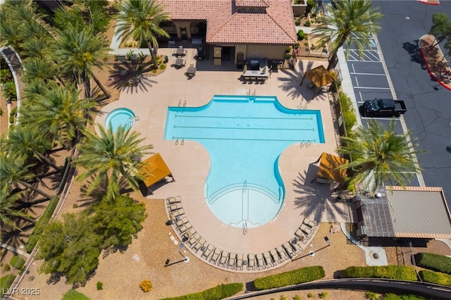 2896 Grande Arch St, Henderson, NV 89044 - view of swimming pool featuring a patio
