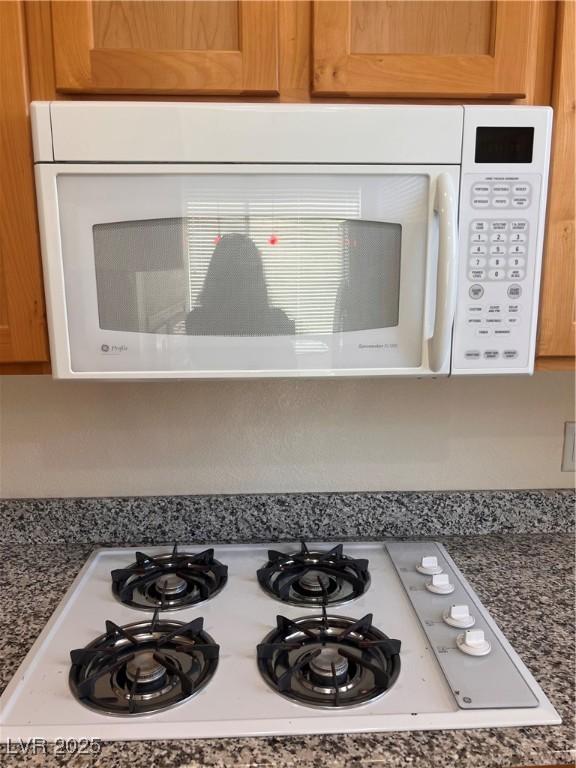 87 E Agate Ave Unit 202, Las Vegas, NV 89123 - kitchen view of white appliances