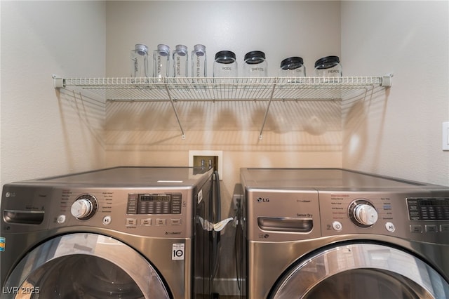 1512 Groom Ave, North Las Vegas, NV 89081 - laundry room with washing machine and clothes dryer