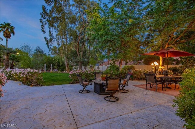 2222 Lucerne Ct, Henderson, NV 89014 - view of patio featuring outdoor dining space