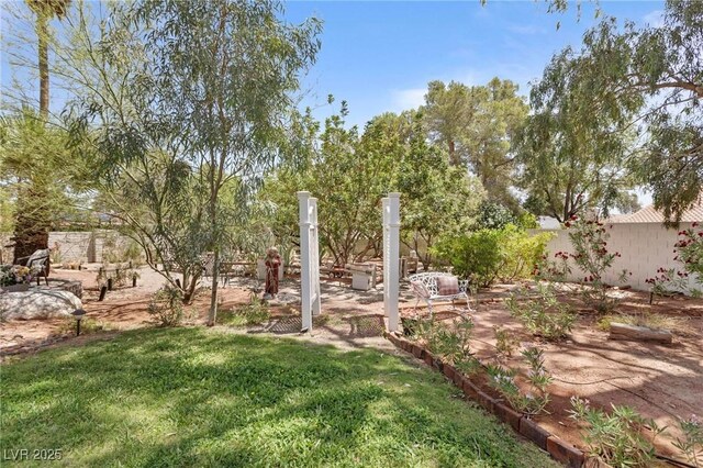 2222 Lucerne Ct, Henderson, NV 89014 - view of yard