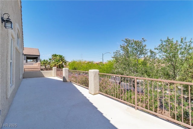 4016 Owlshead Mountain St, Las Vegas, NV 89129 - view of patio featuring a balcony