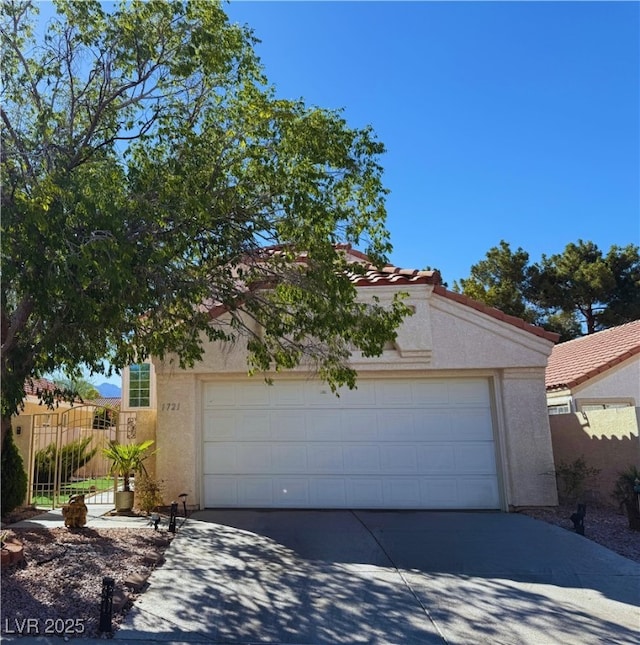 1721 Derbyshire Dr, Las Vegas, NV 89117 - photo 1