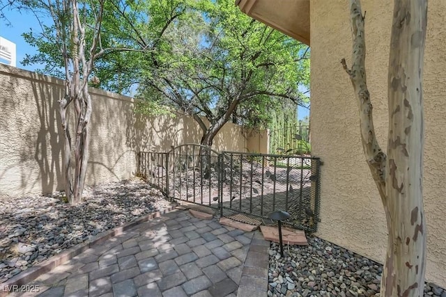 1813 Skyline Dr, Las Vegas, NV 89117 - view of patio