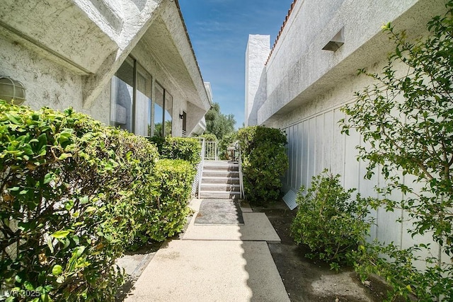940 Vegas Valley Dr, Las Vegas, NV 89109 - view of yard