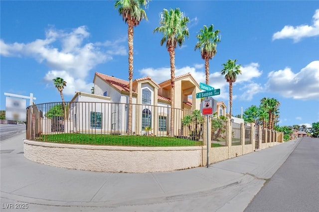 2131 Diamond Bar Dr, Las Vegas, NV 89117 - view of property with a fenced front yard