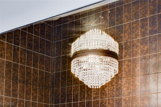 945 Vegas Valley Dr, Las Vegas, NV 89109 - detailed view of a chandelier