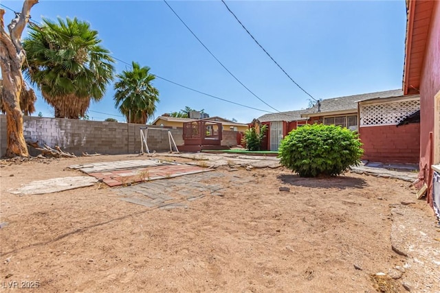 812 Pyramid Dr, Las Vegas, NV 89107 - view of yard