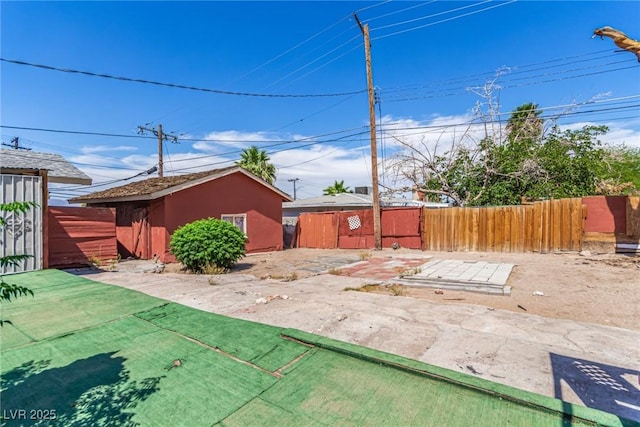 812 Pyramid Dr, Las Vegas, NV 89107 - view of yard featuring an outbuilding