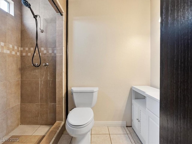 6436 Vinecrest Ave, Las Vegas, NV 89108 - full bath with a tile shower, tile patterned floors, and vanity
