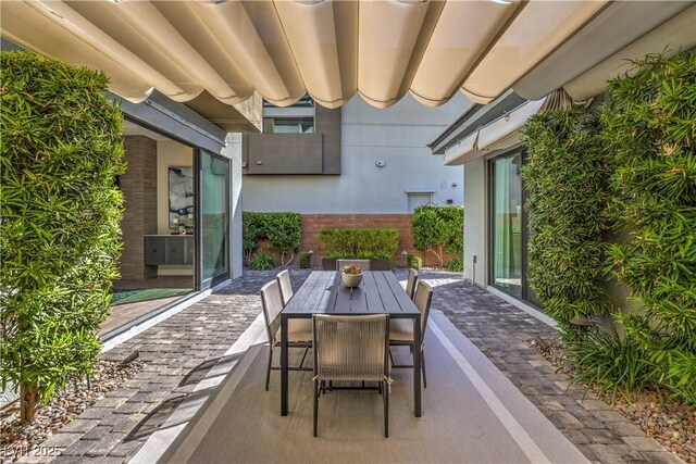 10 Sugarberry Ln, Las Vegas, NV 89135 - view of patio with outdoor dining space