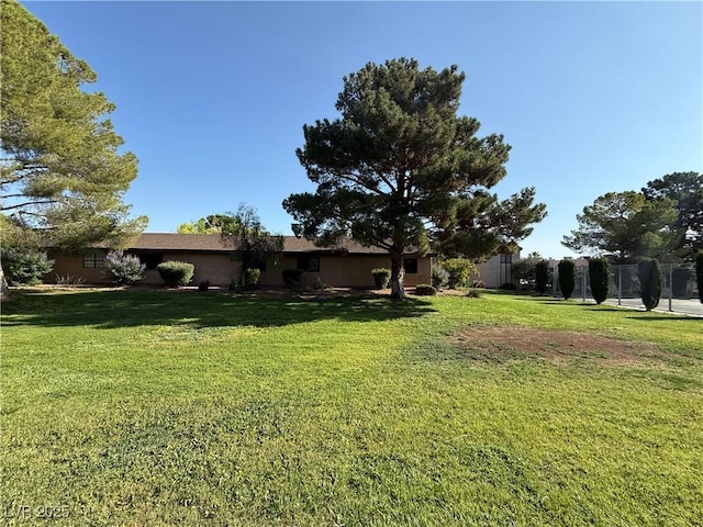 6521 Sugarpine Ln, Las Vegas, NV 89107 - view of grassy yard