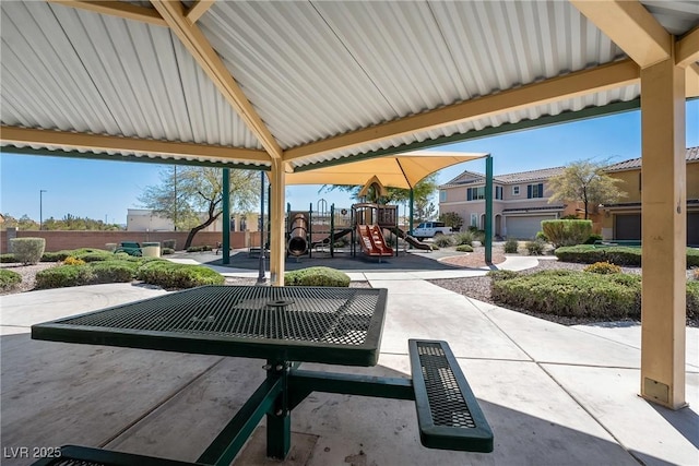 6121 Mission Gorge Ct, Las Vegas, NV 89130 - view of patio / terrace