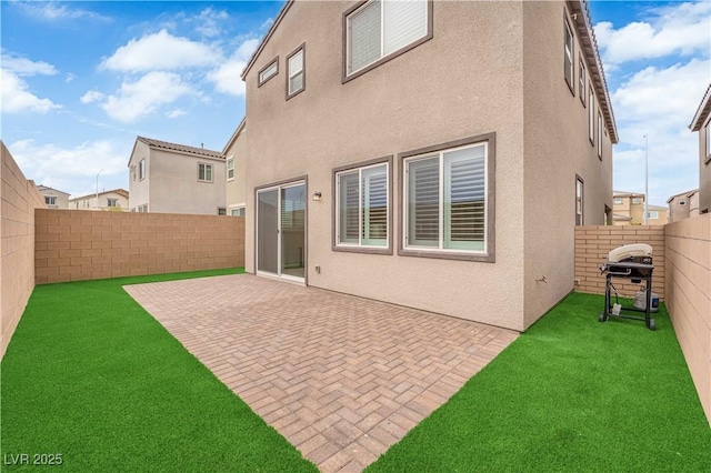 872 Pointe Arbor St, Henderson, NV 89011 - back of house featuring stucco siding and a patio area