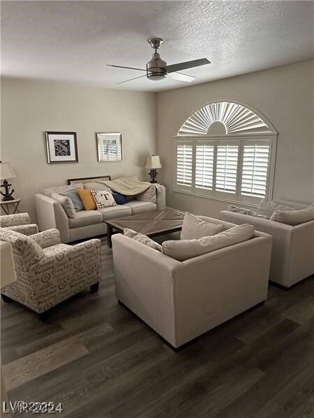 1502 Cliff Branch Dr, Henderson, NV 89014 - photo 2