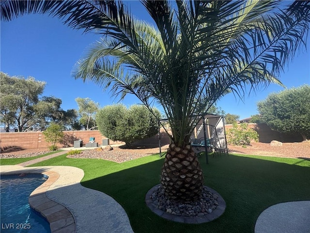 6756 Sea Swallow St, North Las Vegas, NV 89084 - view of yard