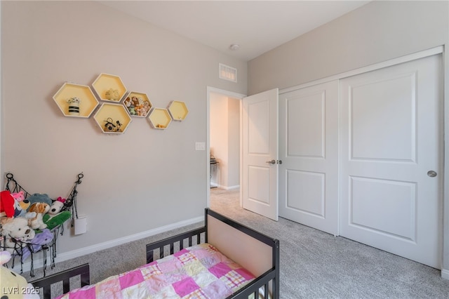 10829 Crestview Pointe Ave, Las Vegas, NV 89166 - carpeted bedroom featuring a closet