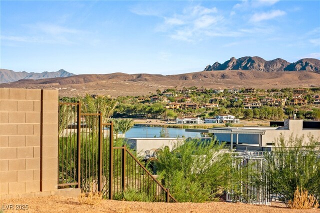 25 Canyon Bay Dr, Henderson, NV 89011 - view of mountain backdrop featuring a large body of water