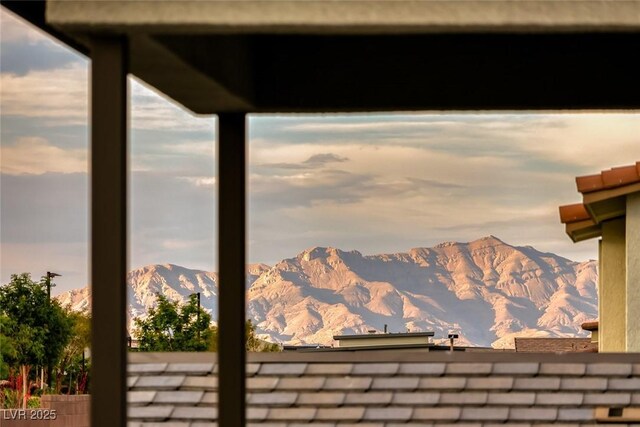 365 Crown Mesa Ave, Las Vegas, NV 89138 - view of mountain backdrop