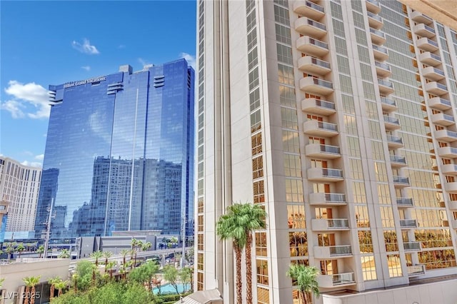 135 E Harmon Ave Unit 315, Las Vegas, NV 89109 - view of building exterior featuring a city view