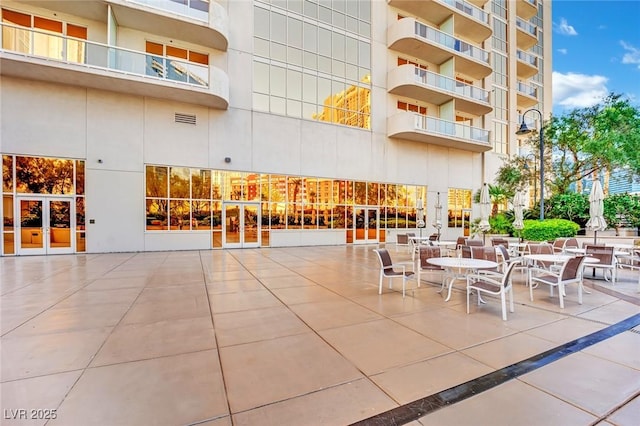 135 E Harmon Ave Unit 315, Las Vegas, NV 89109 - view of patio
