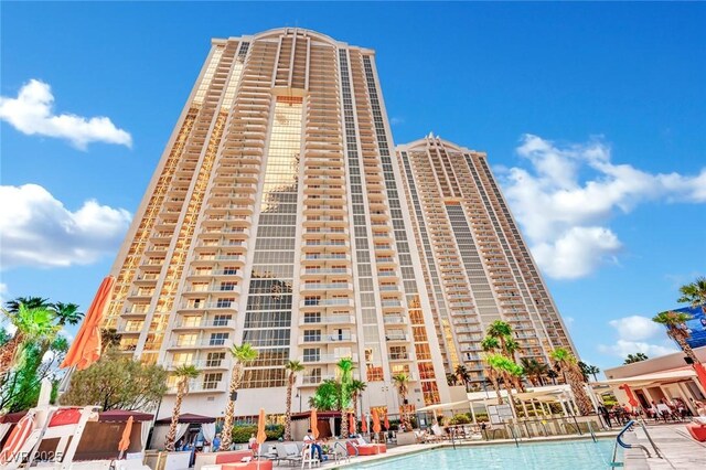 135 E Harmon Ave Unit 315, Las Vegas, NV 89109 - view of building exterior