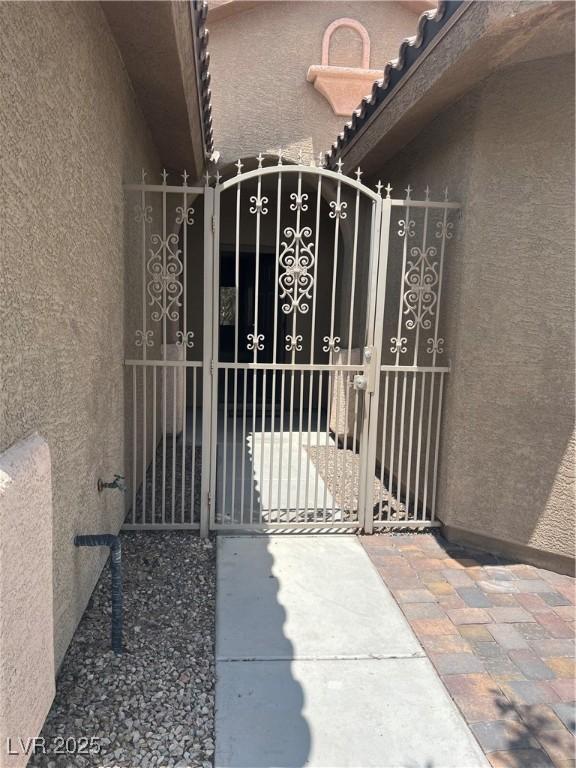 6092 Fox Creek Ave, Las Vegas, NV 89122 - view of gate