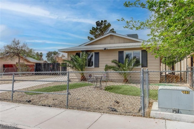 4739 Glenndavis Dr, Las Vegas, NV 89121 - view of front facade with a fenced front yard