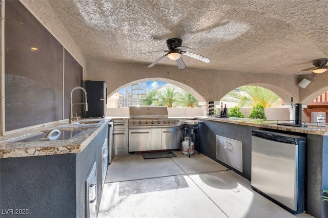 4108 Royal Scots Ave, Las Vegas, NV 89141 - view of patio with ceiling fan and a sink