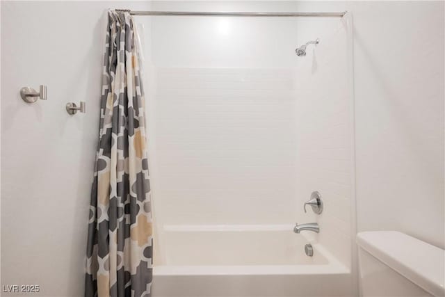 7002 Fossil Rim St, North Las Vegas, NV 89084 - full bathroom featuring shower / bath combo and toilet