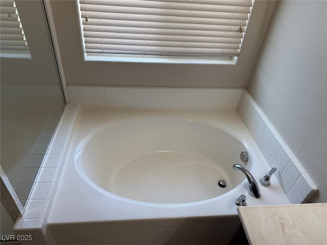 10118 Farmington Hall Ct, Las Vegas, NV 89129 - full bathroom with a bath