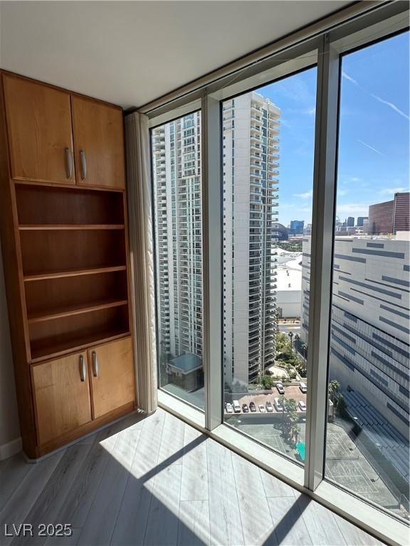 2747 Paradise Rd Unit 2305, Las Vegas, NV 89109 - photo 6