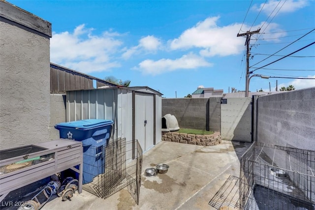 6008 Pebble Beach Blvd, Las Vegas, NV 89108 - view of patio / terrace