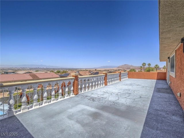 420 Dakar St, Henderson, NV 89015 - view of patio / terrace featuring a mountain view and a balcony